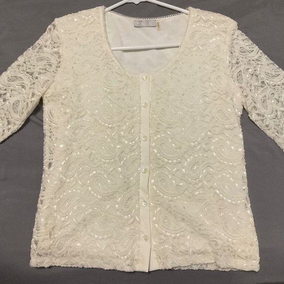 Forever Fashion Beige Sweater, Size Medium Petite - Picture 1 of 4